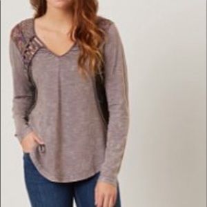 Gimmicks v-neck open back top size xl